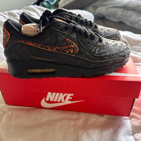 Nike Air Max 90 Black and Magma Sneakers - Picture 1 of 4
